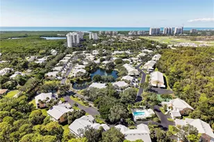 651 Wiggins Lake Dr, Naples, FL 34110 - Photo 33