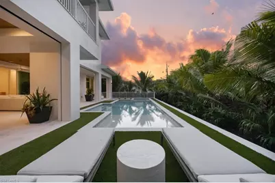 493 8th Ave S, Naples, FL 34102 - Photo 17