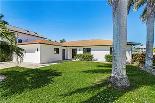 121 Jamaica Dr, Naples, FL 34113 - Photo 1