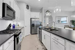 7289 Birchmore St, Naples, FL 34109 - Photo 9