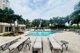 6825 Grenadier Blvd, Naples, FL 34108 - Photo 25