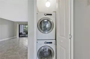 1211 Rosemary Ct, Naples, FL 34103 - Photo 15