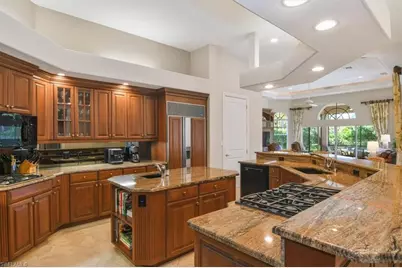 396 Edgemere Way E, Naples, FL 34105 - Photo 7