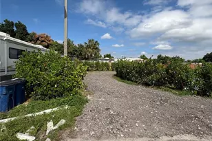 418 Cactus Cir, Lehigh Acres, FL 33936 - Photo 5