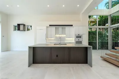 1559 Chesapeake Ave, Naples, FL 34102 - Photo 5