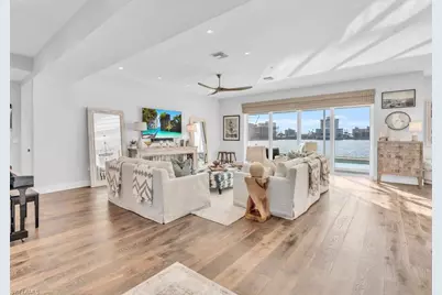 414 Palm Ct, Naples, FL 34108 - Photo 11