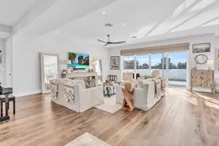 414 Palm Ct, Naples, FL 34108 - Photo 11