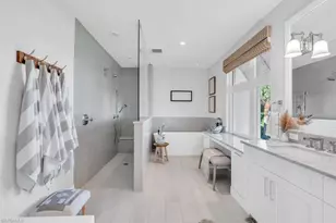 414 Palm Ct, Naples, FL 34108 - Photo 19