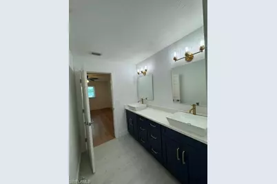 1101 Country Club Blvd, Cape Coral, FL 33990 - Photo 11