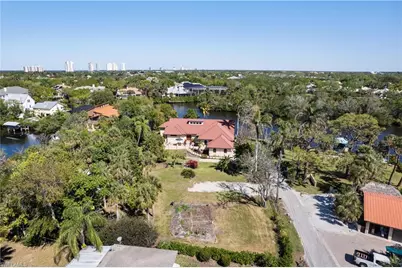 27557 Shore Dr, Bonita Springs, FL 34134 - Photo 3