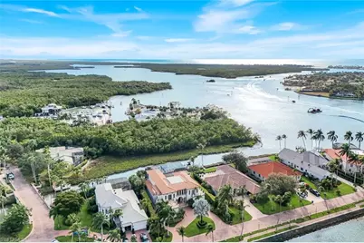 1450 Gulfstar Dr S, Naples, FL 34112 - Photo 45