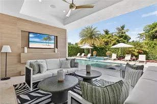 405 7th Ave N, Naples, FL 34102 - Photo 3