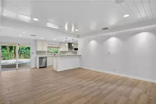 1135 7th St S, Naples, FL 34102 - Photo 7