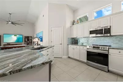 2039 Terrazzo Ln, Naples, FL 34104 - Photo 7