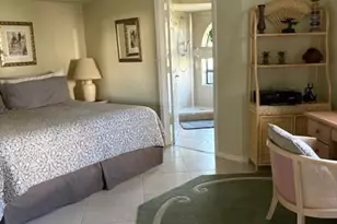 649 Beachwalk Cir, Naples, FL 34108 - Photo 19