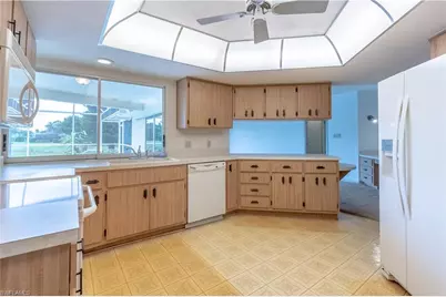 2353 Abbey Ct, Naples, FL 34112 - Photo 7