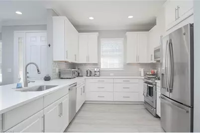 8013 Calle Canovas Ct, Naples, FL 34114 - Photo 9