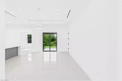 529 Kilgour Ave S, Lehigh Acres, FL 33974 - Photo 9