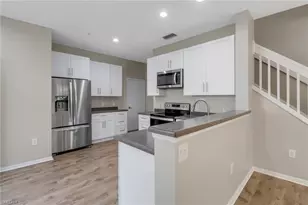 815 Hampton Cir, Naples, FL 34105 - Photo 3