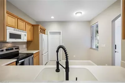 10004 Ravello Blvd, Fort Myers, FL 33905 - Photo 9