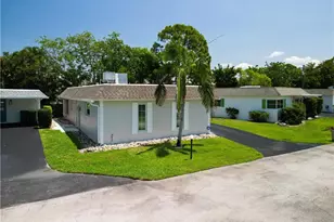 9 Knights Bridge Rd, Naples, FL 34112 - Photo 1