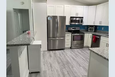 818 SW 8th Ct, Cape Coral, FL 33991 - Photo 5