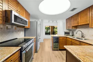 6710 Pelican Bay Blvd, Naples, FL 34108 - Photo 9