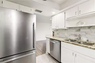 17017 Golfside Cir, Fort Myers, FL 33908 - Photo 9