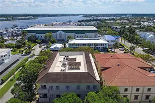 750 11th St S, Naples, FL 34102 - Photo 25