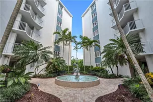 1300 Gulf Shore Blvd N, Naples, FL 34102 - Photo 3