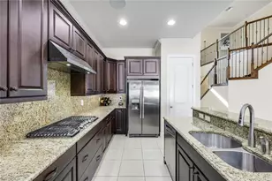 10101 Florence Cir, Naples, FL 34119 - Photo 11