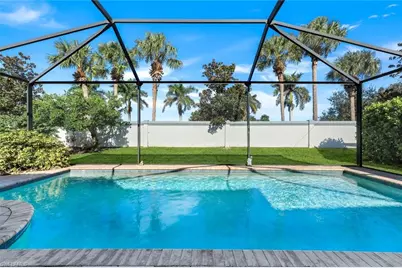 10101 Florence Cir, Naples, FL 34119 - Photo 31