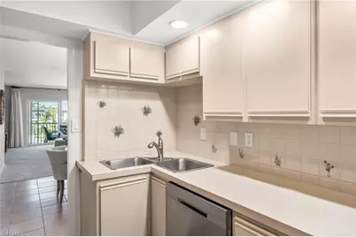 1977 Gulf Shore Blvd N #306, Naples, FL 34102 - Photo 19