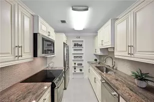 2100 Gulf Shore Blvd N, Naples, FL 34102 - Photo 13