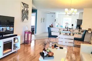 1330 Derbyshire Ct, Naples, FL 34116 - Photo 9