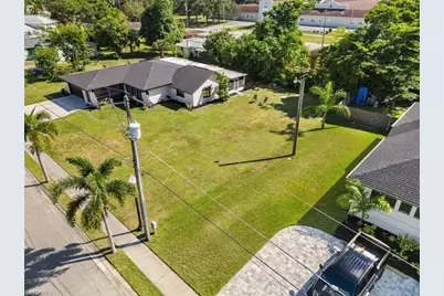 3042 Mango St, Fort Myers, FL 33916 - Photo 3