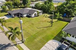 3042 Mango St, Fort Myers, FL 33916 - Photo 3