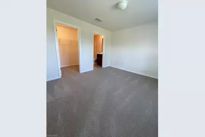 9018 S Castle Cir, Labelle, FL 33935 - Photo 11