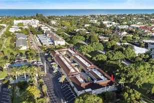 578 Broad Ave S, Naples, FL 34102 - Photo 1