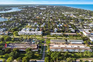 578 Broad Ave S, Naples, FL 34102 - Photo 29