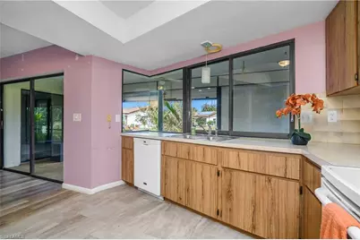 191 Round Key Cir #D2, Naples, FL 34112 - Photo 11