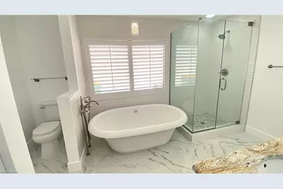 718 Reef Point Cir, Naples, FL 34108 - Photo 5