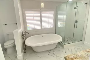 718 Reef Point Cir, Naples, FL 34108 - Photo 5