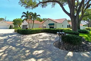 718 Reef Point Cir, Naples, FL 34108 - Photo 1