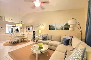 385 Dover Pl, Naples, FL 34104 - Photo 7