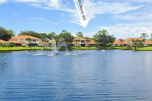 385 Dover Pl, Naples, FL 34104 - Photo 3