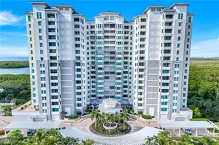 285 Grande Way, Naples, FL 34110 - Photo 3