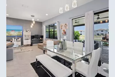 8812 Madrid Cir, Naples, FL 34104 - Photo 5