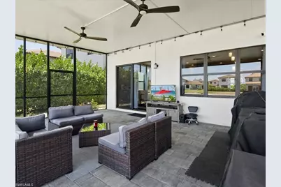 8812 Madrid Cir, Naples, FL 34104 - Photo 15