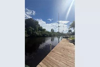350 Shoreland Dr, Fort Myers, FL 33905 - Photo 9